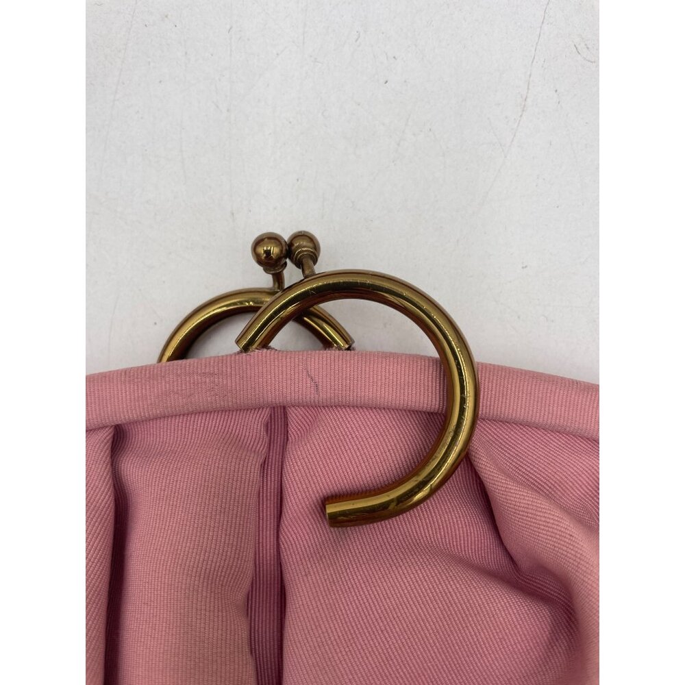 Vintage Pink Pleated Handbag With Gold Kiss Lock Closure & Satin Lining - Picture 4 of 10